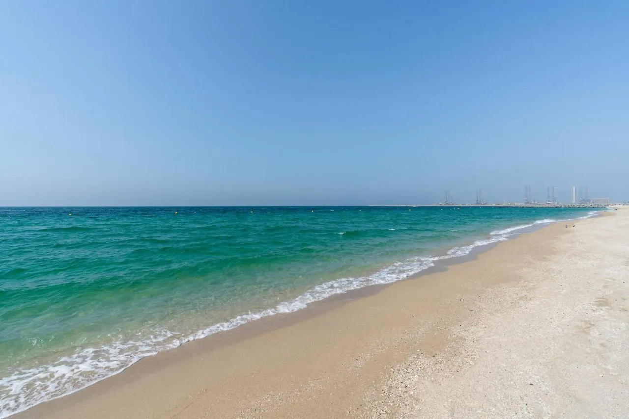 Ultimate Stay With Big Terrace, Amazing Sunset, Perfect For 4 People Dubai