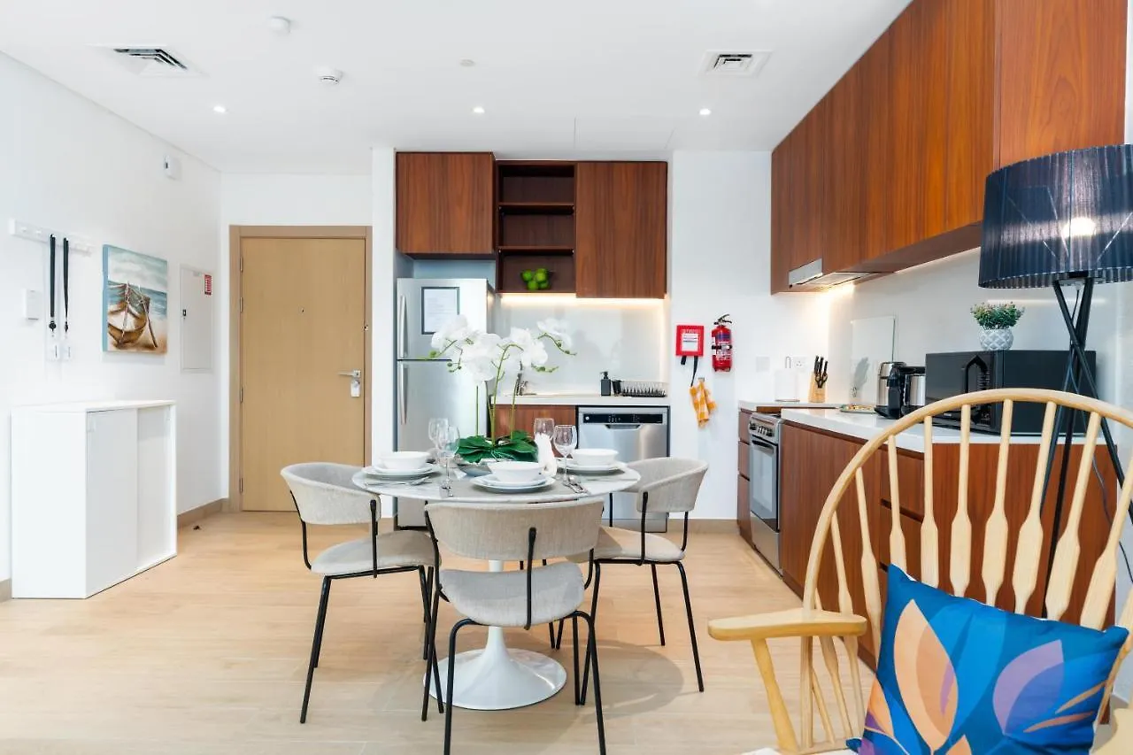 Apartment Ultimate Stay With Big Terrace, Amazing Sunset, Perfect For 4 People Dubai